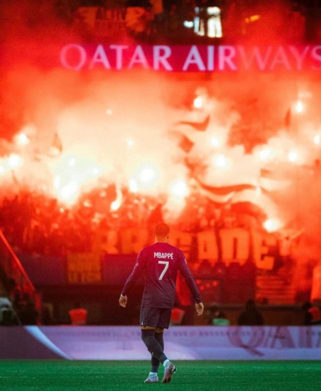 1688695596887041909.jpeg F0X3P31WYBM87QI.jpeg